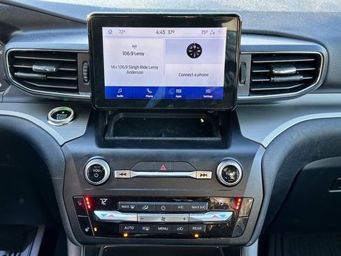 Used 2020 Ford Explorer XLT w/ Equipment Group 202A image 26