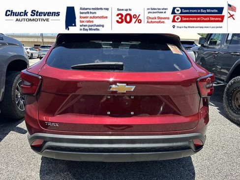 Used 2024 Chevrolet Trax LS FWD image 4