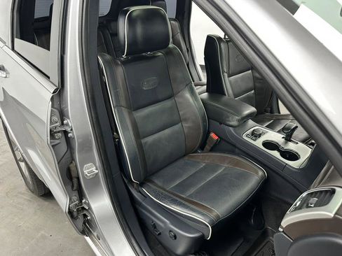 Used 2014 Jeep Grand Cherokee Overland image 36