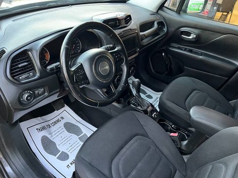 Used 2017 Jeep Renegade Altitude image 12