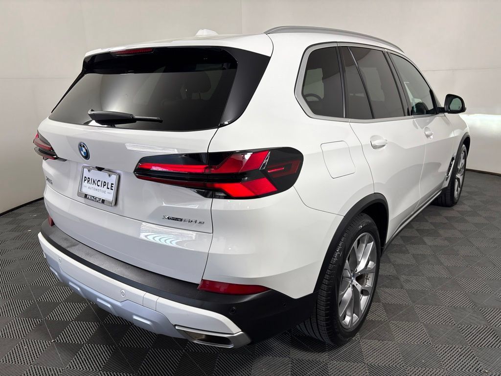Certified 2024 BMW X5 xDrive50e w/ Climate Comfort Package AWD/4WD image 5