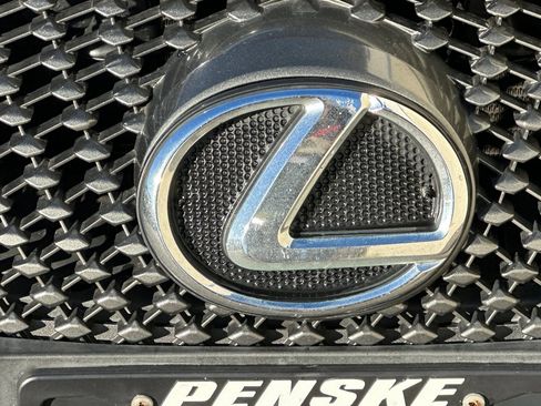 Used 2019 Lexus RC 350 image 38