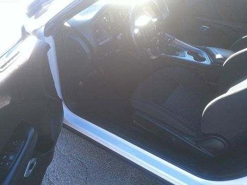 Used 2022 Dodge Challenger GT image 5