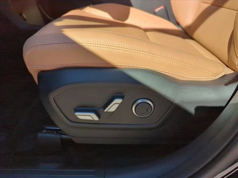 Used 2025 Hyundai Santa Fe Limited image 4