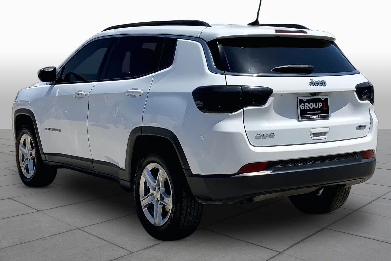 Used 2023 Jeep Compass Latitude AWD/4WD image 12