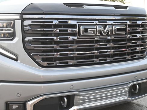 Used 2025 GMC Sierra 1500 Denali Ultimate AWD/4WD image 27