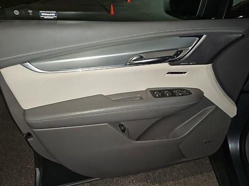 Used 2020 Cadillac XT5 Premium Luxury image 27