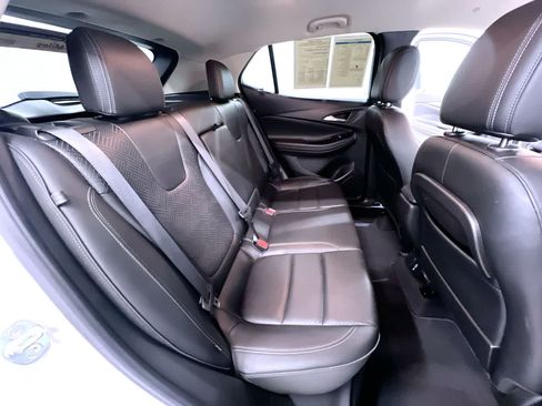 Used 2021 Buick Encore GX Essence FWD image 37