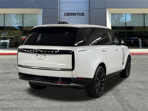 New 2025 Land Rover Range Rover SE image 5