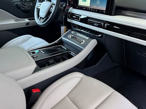 New 2026 Lincoln Aviator 2WD image 15