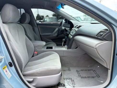 Used 2009 Toyota Camry LE FWD image 26