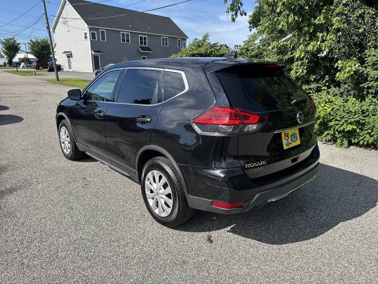 Used 2017 Nissan Rogue S AWD/4WD image 6
