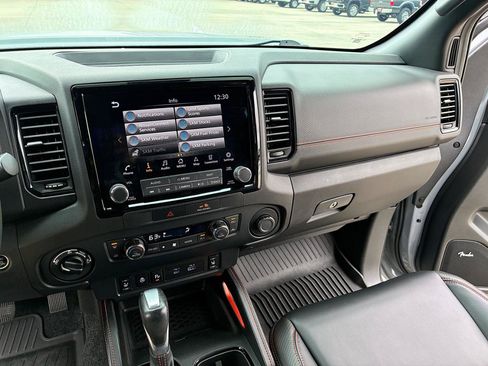 Used 2023 Nissan Frontier PRO-4X w/ Pro-4X Premium Package AWD/4WD image 18