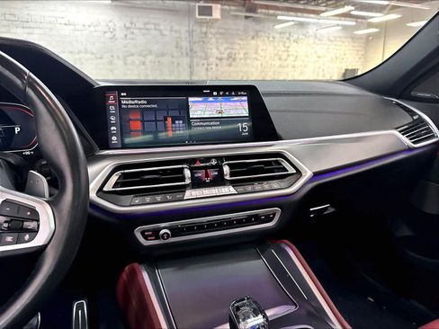 Used 2022 BMW X6 xDrive40i w/ M Sport Package AWD/4WD image 9