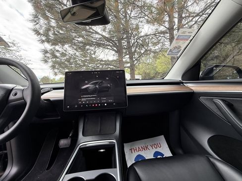 Used 2024 Tesla Model Y Long Range image 14