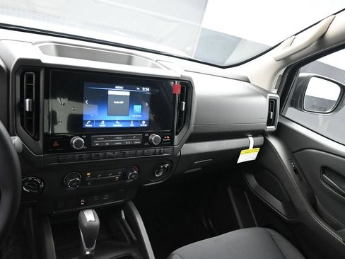 Used 2025 Nissan Frontier S AWD/4WD image 14