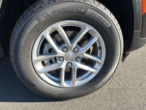 New 2025 Jeep Grand Cherokee Laredo X image 9