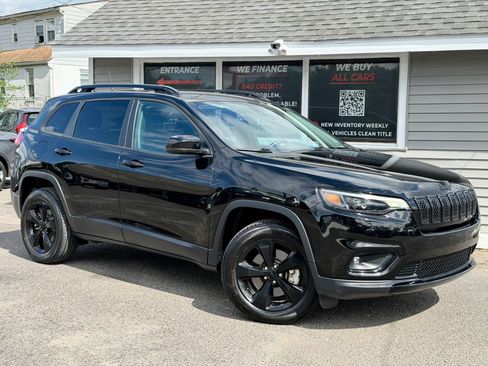Used 2019 Jeep Cherokee Latitude Plus AWD/4WD image 14
