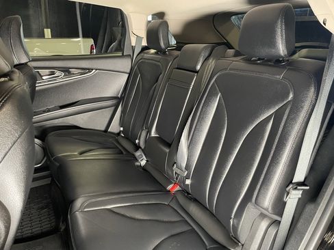 Used 2023 Lincoln Nautilus Standard w/ Premium Package image 14