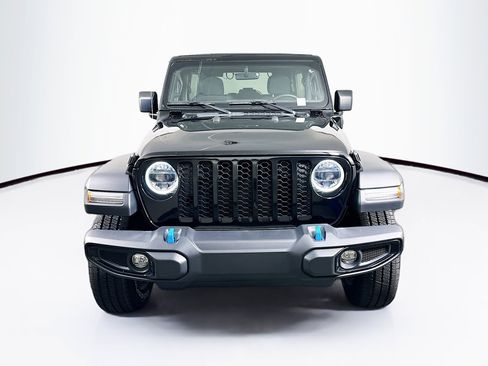 Used 2023 Jeep Wrangler Unlimited w/ Sun & Screen Package AWD/4WD image 2