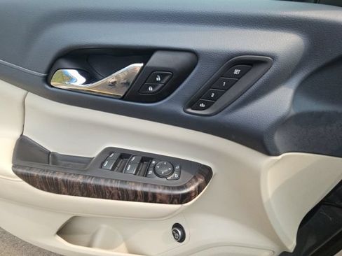 Used 2020 GMC Acadia Denali w/ LPO, Floor Liner Package FWD image 29