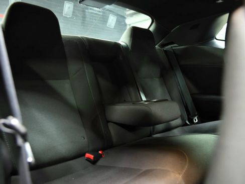 Used 2016 Dodge Challenger R/T image 33