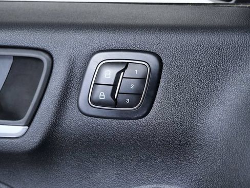 Certified 2025 Ford Escape Platinum AWD/4WD image 28