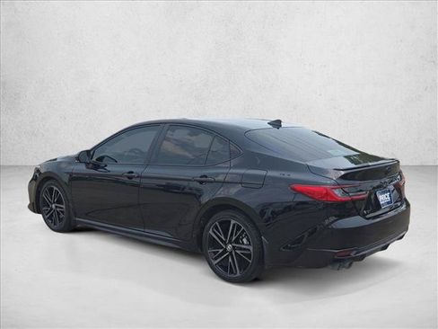 Used 2025 Toyota Camry XSE FWD image 8