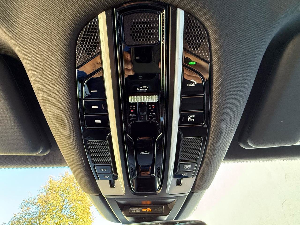 Used 2022 Porsche Cayenne Platinum Edition AWD/4WD image 36