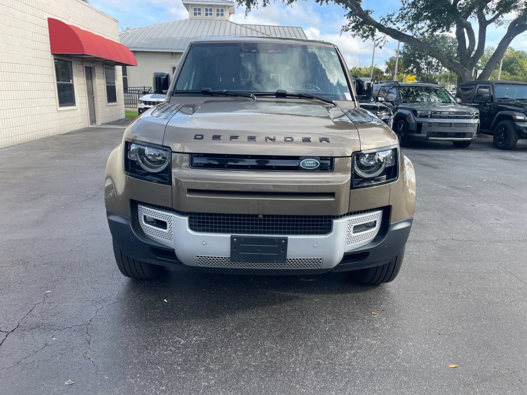 Used 2025 Land Rover Defender 110 S AWD/4WD image 9