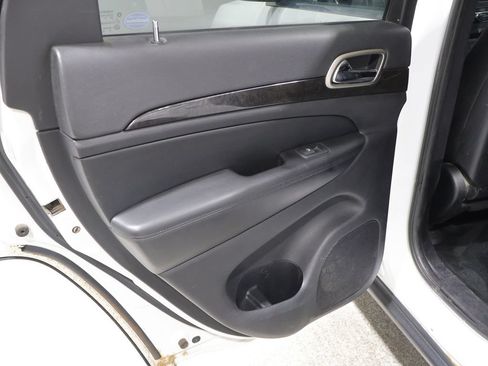 Used 2013 Jeep Grand Cherokee Laredo AWD/4WD image 19