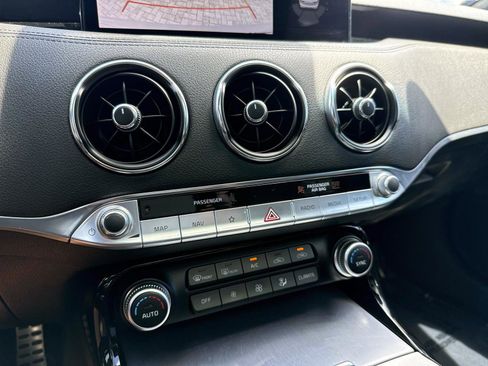 Used 2022 Kia Stinger GT1 RWD image 25