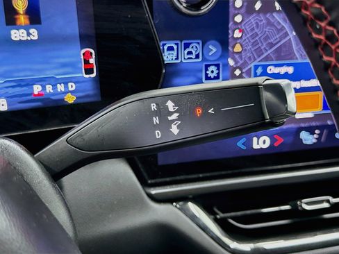 Used 2024 Chevrolet Equinox EV RS FWD image 25