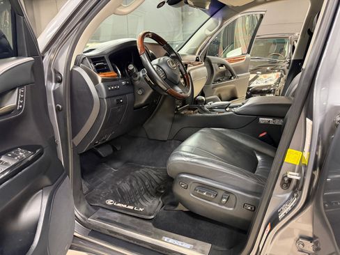 Used 2016 Lexus LX 570 4WD image 22