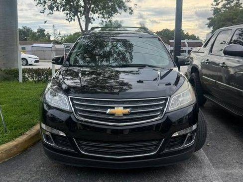 Used 2017 Chevrolet Traverse LT w/ Style and Technology Package FWD image 1