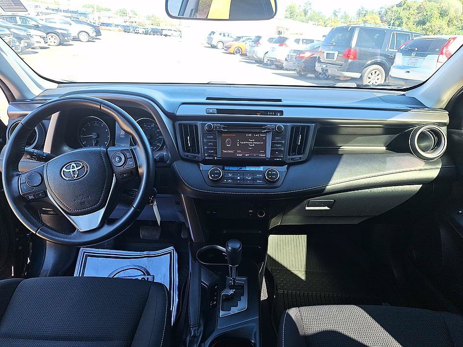 Used 2017 Toyota RAV4 XLE FWD image 19