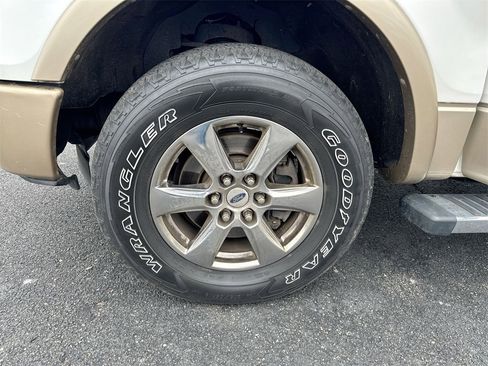 Used 2012 Ford F150 Lariat w/ Lariat Chrome Pkg image 26