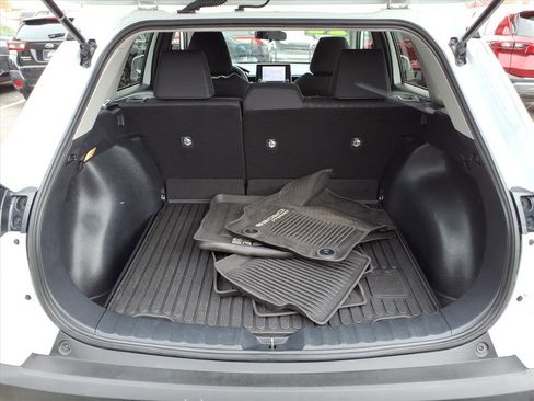 Certified 2022 Toyota Corolla Cross LE image 12