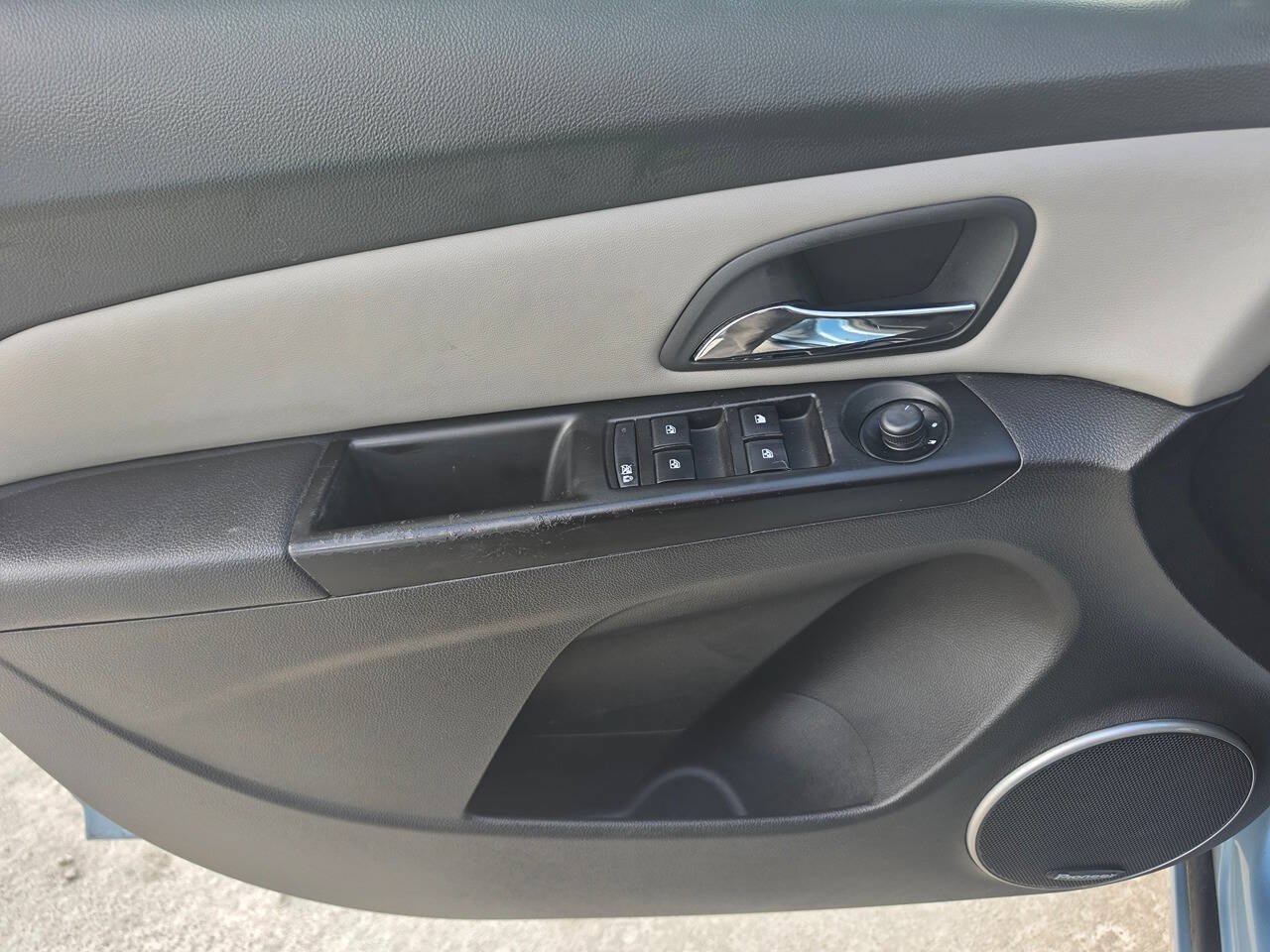 Used 2011 Chevrolet Cruze LT FWD image 18