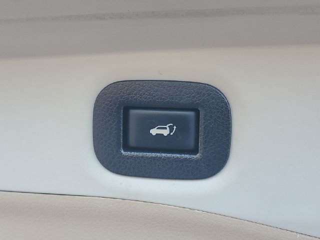 Used 2017 Nissan Rogue SL w/ SL Premium Package FWD image 8