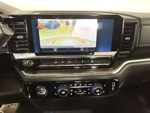 Used 2024 Chevrolet Silverado 1500 LT AWD/4WD image 25