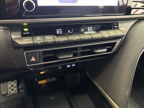 Certified 2026 Toyota Camry SE w/ Convenience Package FWD image 24