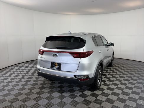 Used 2020 Kia Sportage LX image 10