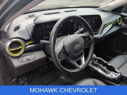 Used 2024 Chevrolet Trax ACTIV w/ Sunroof Package FWD image 11
