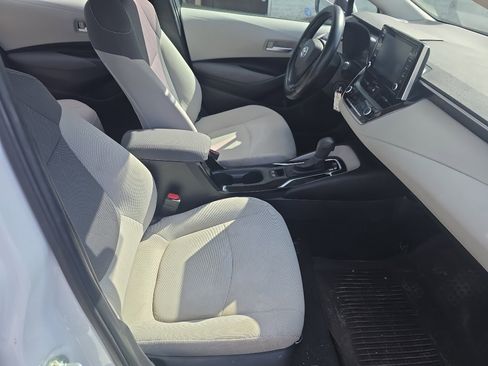 Used 2020 Toyota Corolla LE image 11