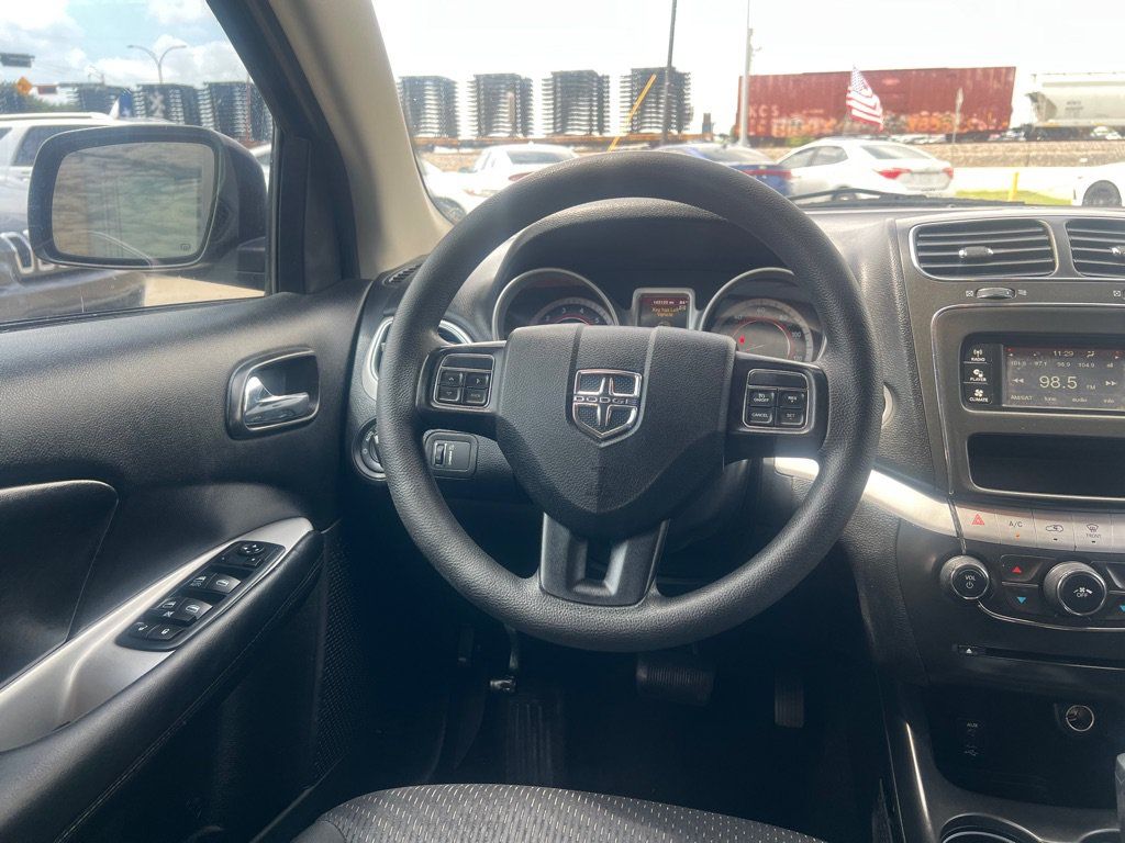 Used 2019 Dodge Journey SE FWD image 17