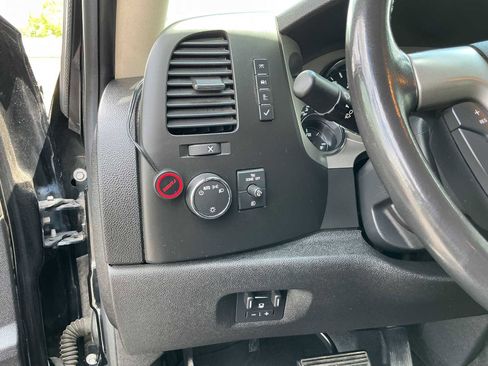 Used 2012 GMC Sierra 2500 SLE w/ SLE Preferred Package AWD/4WD image 15