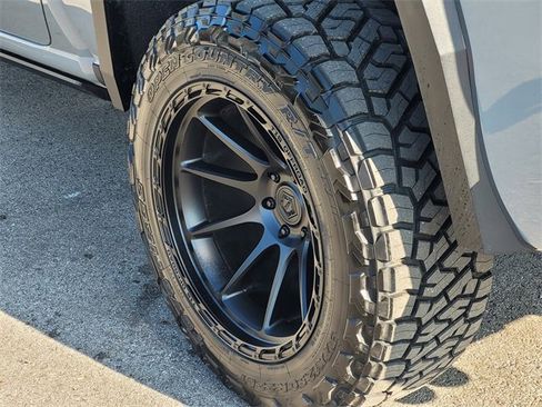 New 2025 GMC Sierra 1500 AT4 w/ Technology Package image 7