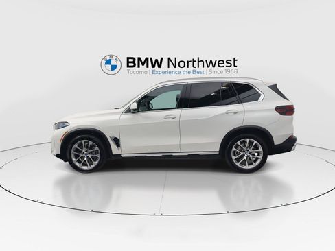 New 2026 BMW X5 xDrive40i w/ Climate Comfort Package AWD/4WD image 11