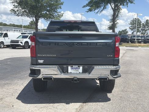 Used 2020 Chevrolet Silverado 1500 LTZ w/ LTZ Premium Package AWD/4WD image 11